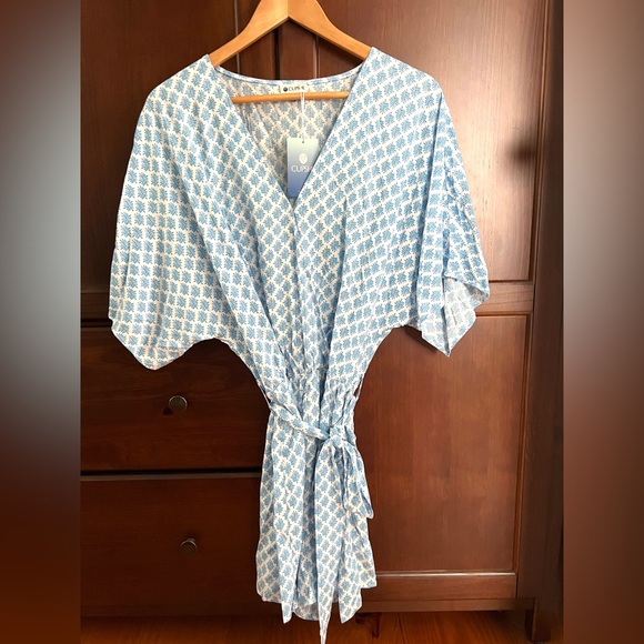 NWT Cupshe Blue & White Leaf Print Wrap Romper M - Picture 3 of 7